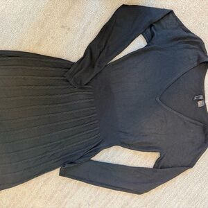 Black Long Sleeve V-Neck Pleated Sheath Dress